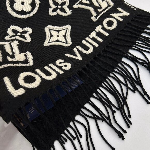 Louis Vuitton Women’s Black Scarf - Picture 4 of 6
